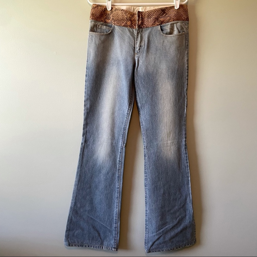 Vintage Alice + Olivia flare jeans snakeskin waistband size 8